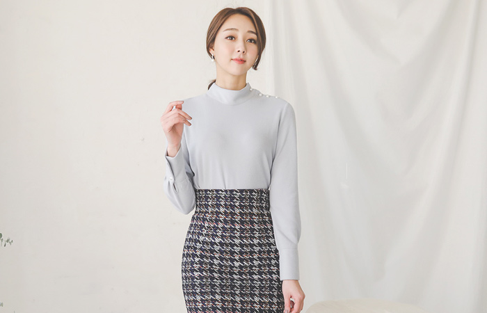 Soft touch pearl button blinking Blouse