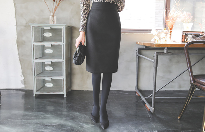 Obi Woolen Slim Midi Skirt