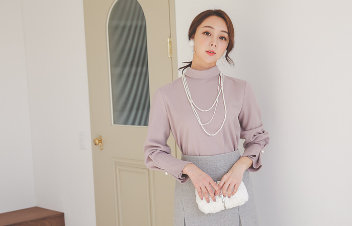 Retail pearl funnel neck Wool Blouse