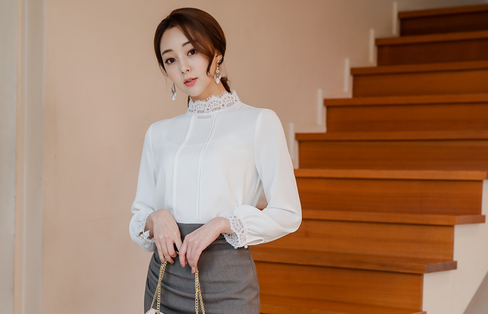 Mini Pearl Half High Race Blouse