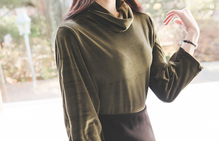 Mink Velvet Turtleneck Balloon Tower