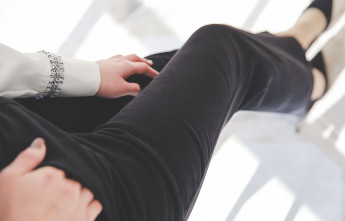 스웨이드터치 세미부츠컷 High Slacks