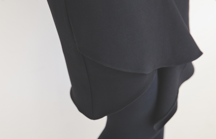 릴리 언발 셔링 Span Skirt