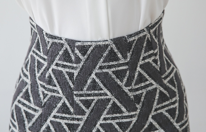 Zigzag Stick Pattern H-line Midiskirt