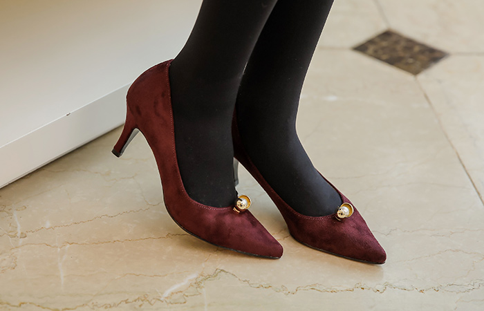 [Models wore 35st]Suede Gold Ring Pearl Stiletto Heel