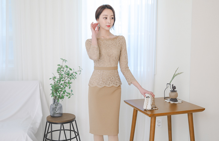 Wave Guipure Lace Span Dress