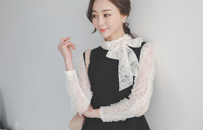 Isabel Wrinkle Lace Scarf Flared Dress