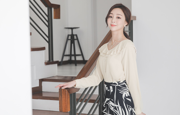 Double Ruffle Collar V-neck Blouse