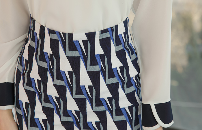 Triangle Color Combination H-line Span Skirt