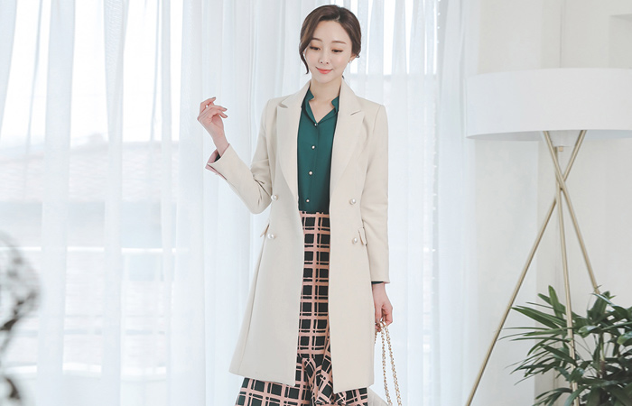 Double Pearl Buttons Colored-Sleeve Long Jacket