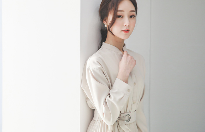 O-ring Belted Pleats Dress