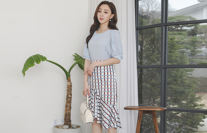 unique Plaid Ruffle Flared Skirt