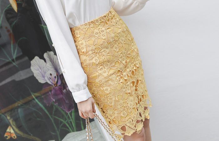 Blossom Chemical Lace H-line Skirt