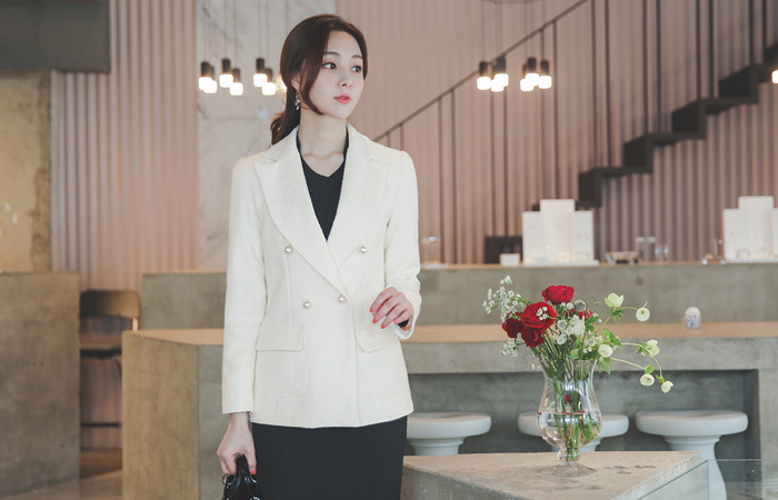 Cruise-Line Imitation Pearl Tweed Jacket