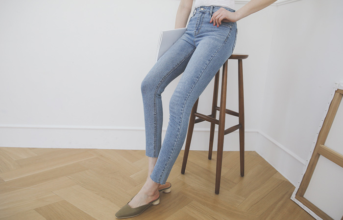 Daily Bottom-Cutting Washing Jeans