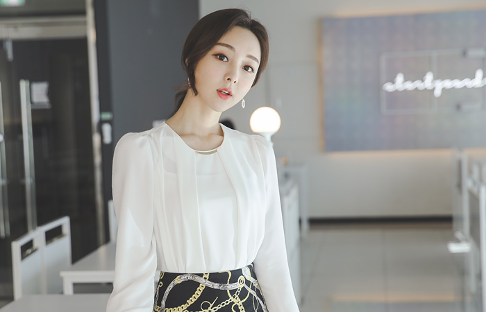 Classic Round Gold Bar Pintuck Blouse