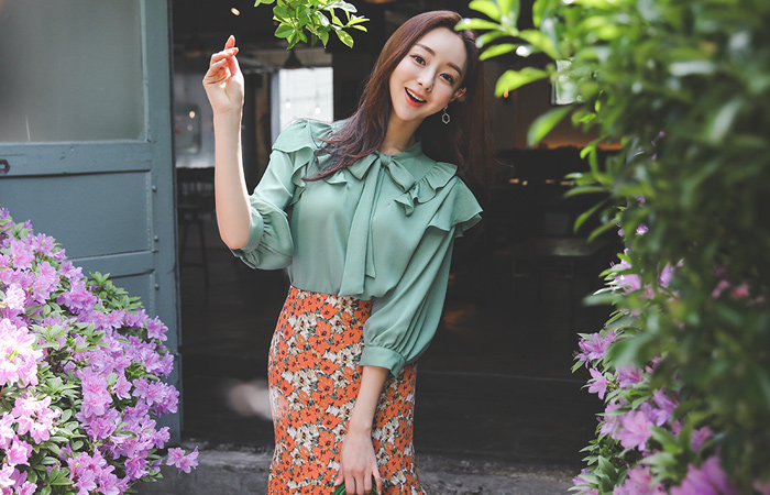 Madeleine Frill Ribbon-Tie Wrinkle Blouse