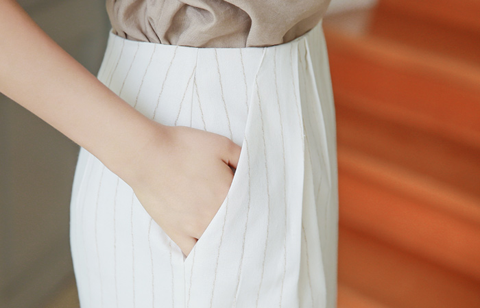 Linen Skirt with pinstripe