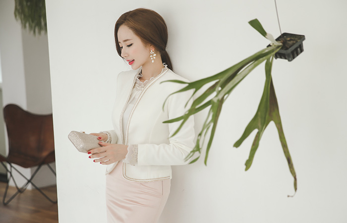 Boutique Gold Pearl Trimming Short Jacket