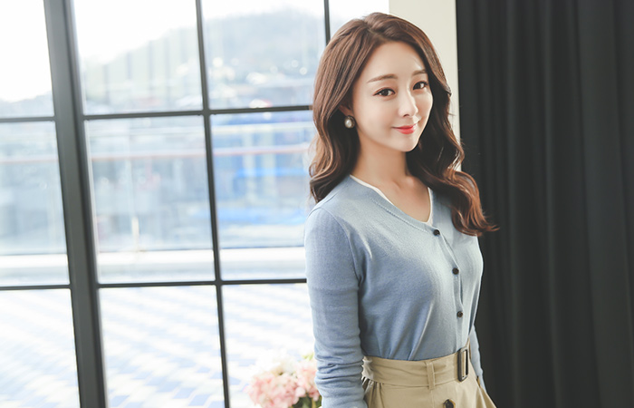 Soft simple V-neck Cardigan