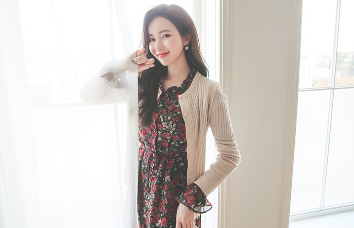 Basic Corrugated Round Cardigan