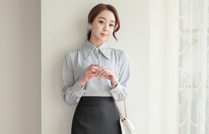 Pearl Buttons Black Tie Big Collar Blouse