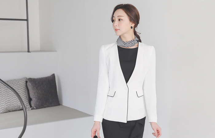 Modern Piping No-collar One-Button Jacket