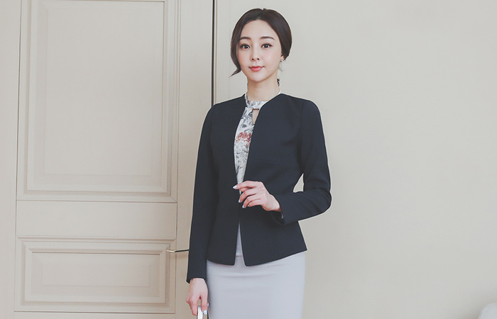 Simple Cutting Rounding Jacket