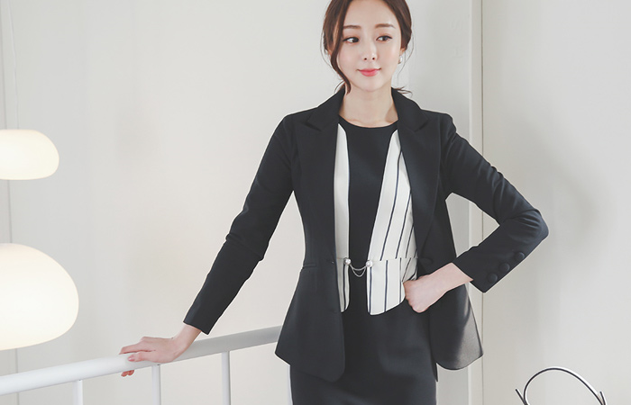 Classy Slim Cutting Peaked Jacket