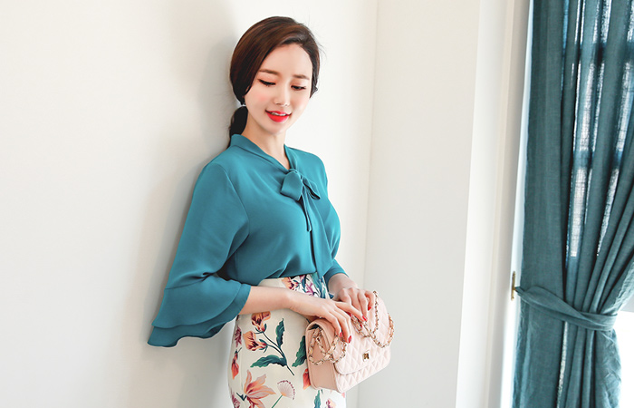 double cuff ribbon tie Blouse