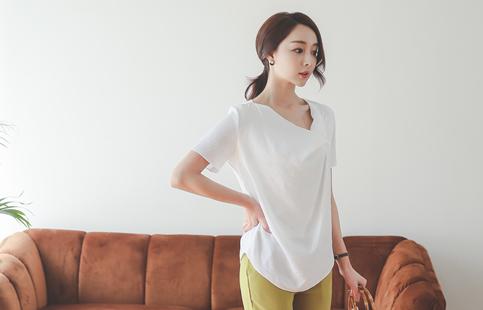 Modern Cutting Square Neck Blouse