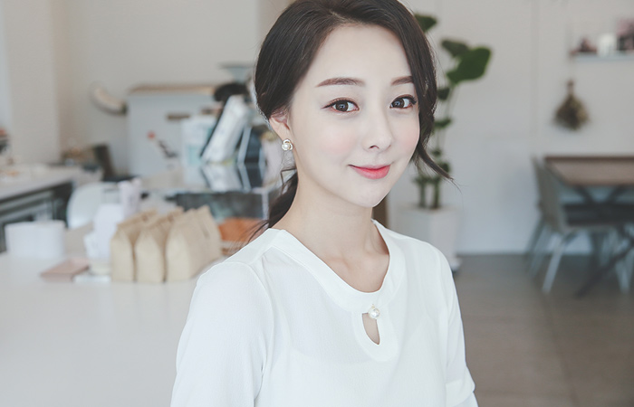 Ruffle sleeve pearl neckline Long blouse