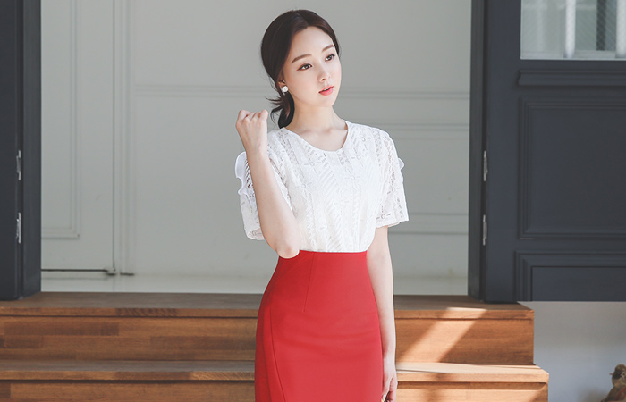 Raund neck Sleeves Ruffle Pearl Lace Blouse