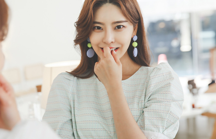 Check Eyelet Embroidery Sleeves Cotton Puff Blouse