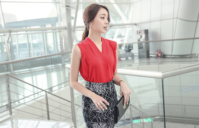 Simple V-neck Long Sleeve (Sleeveless)