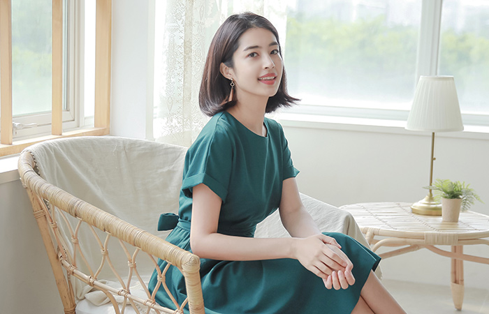 French Back Ribbon Flare Dress