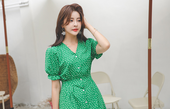 Blooming Puff Sleeves Pintuck Dress
