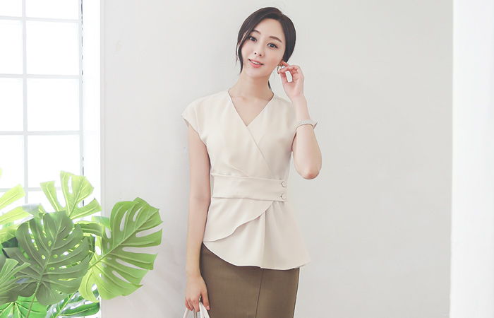 Unbalance Peplum Button-Wrap Blouse