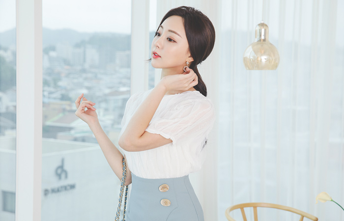 Wave Chiffon Cutting Round Blouse