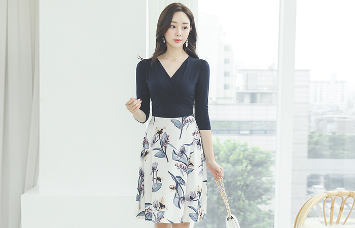 Wrap Flared V-neck Color Combination Dress