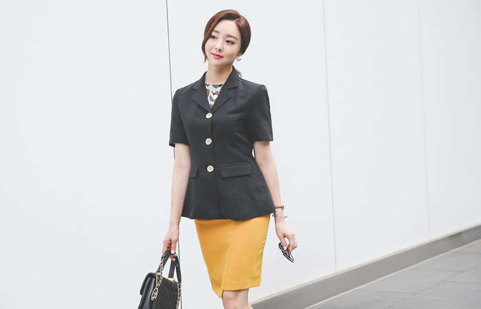 Wood Triple-Button Linen-Jacket