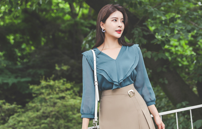 V-neck Double Ruffle Line Chiffon Blouse