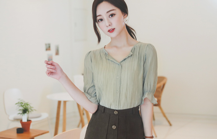 Natural Half-Open Puff Wrinkle Blouse