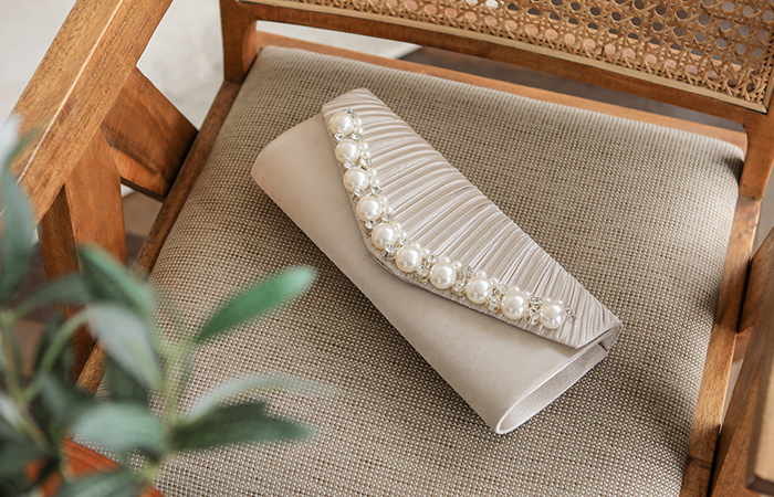 Wrinkle Pearl&Cubic Satin Clutch bag