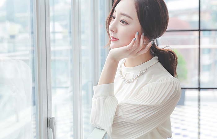 Pleats Sleeves Pintuck Neck Blouse