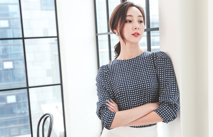 Plaid Puff Round Blouse