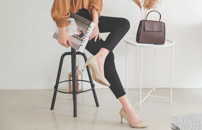 Two button Stretchy-Waist Black Jeans