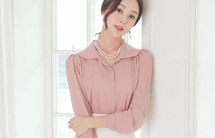 Flat Round Collar Pintuck Blouse
