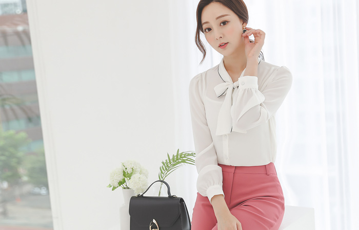 Modern Piping Tie Blouse