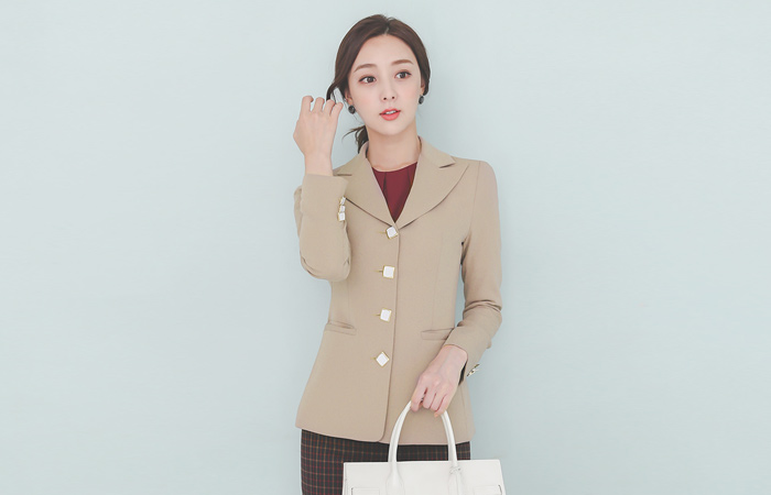 Antique Square Goding Button Slim Peaked Jacket